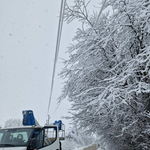 Снеговалежи и ураганен вятър предизвикаха аварии по електромрежата в Североизточна България