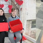 Ученици от СУ „Св. св. Кирил и Методий“ с романтична инициатива за Деня на любовта (СНИМКИ)