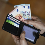 Най-бедните пенсионери с по 50 евро за Великден, кои ще получат по 20 евро?