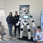 Училище „Любен Каравелов” представя Знайбот - роботизиран училищен асистент с изкуствен интелект