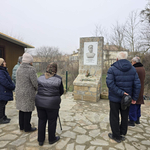 В село Полк. Иваново почетоха Трети март с цветя пред паметника на своя патрон