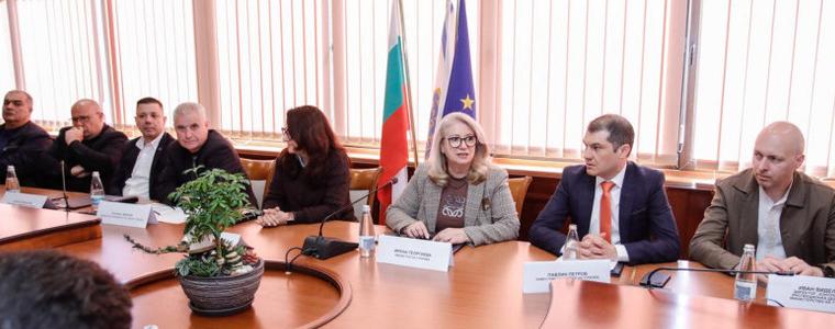Областният управител участва в работна среща с министъра на туризма