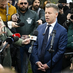 Мадяр спечели разгромна победа над Орбан