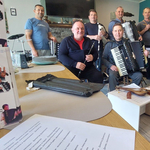 Орк. „Приятели фолк“ и Петър Ралчев направиха генерална репетиция преди концерта утре