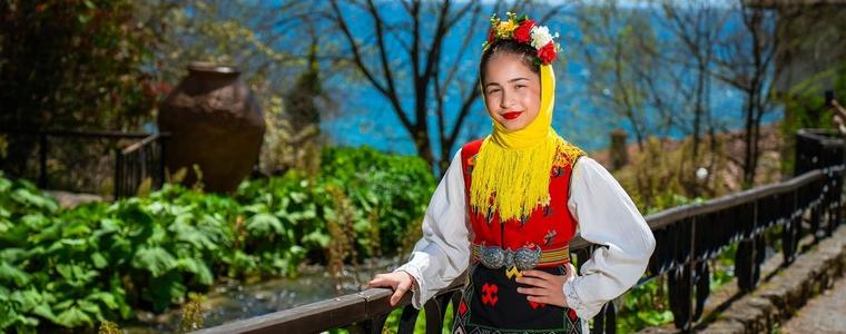 Рая Петева с първа авторска песен, създадена за нея от Калинка Вълчева (ВИДЕО)