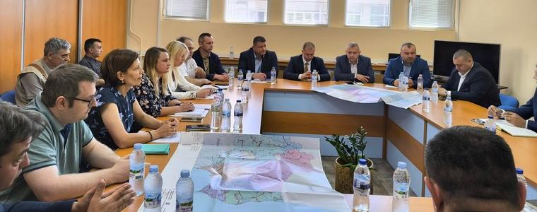 Без директора на ВиК и представители на МРРБ и КЕВР премина срещата за проблемите с водоснабдяването (ВИДЕО)