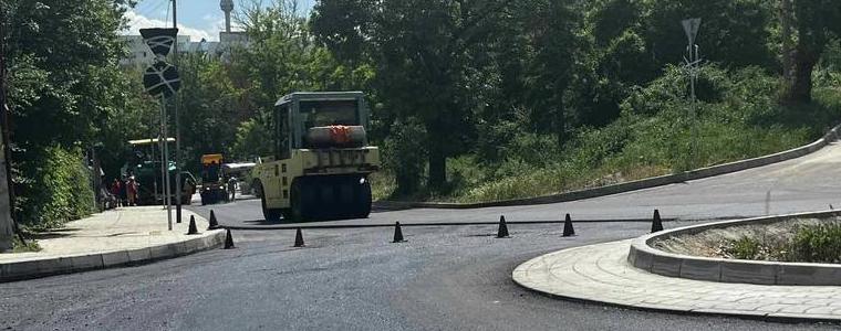 Скоро ще приключи асфалтирането на ул. „Любен Каравелов“ в Добрич