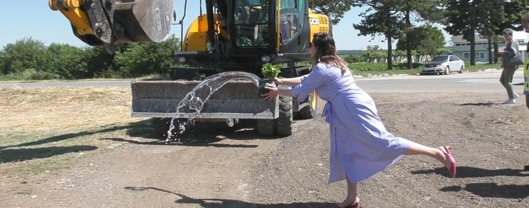 Стартира ремонт на две отсечки с дължина от близо 30 км в община Генерал Тошево (ВИДЕО)