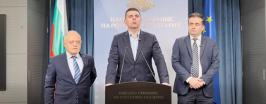 ДБ иска спешен КСНС заради тактическите ядрени удари на Радев