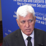 Министърът на отбраната: Очакваме подводен дрон за обследване на потъналия кораб